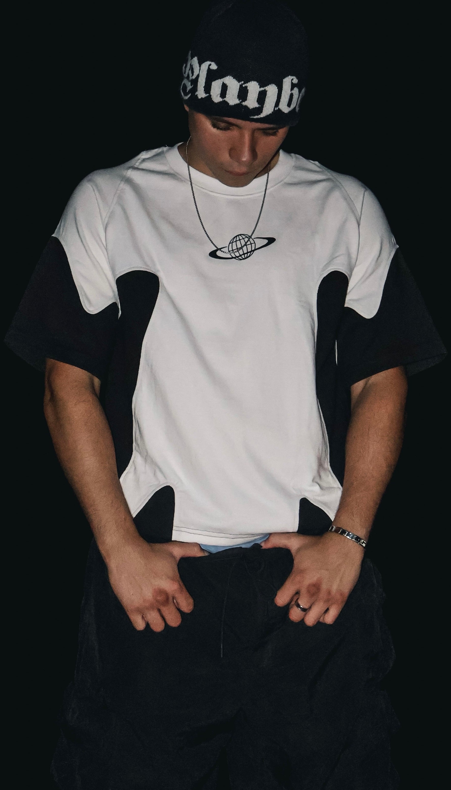 B&W TEE